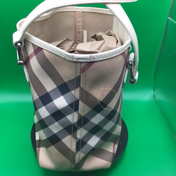 Burberry crafted their signature and iconic Nova check printed canvas 💯authentic - Picture 3 of 14